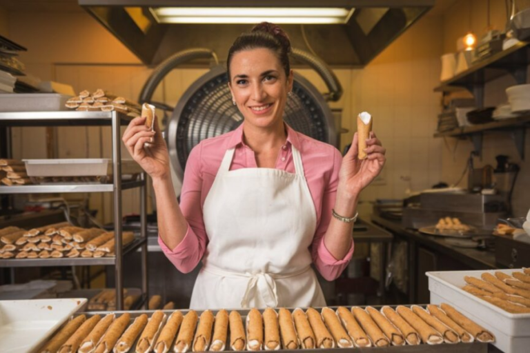 Cannoli Queen Amanda Labollita